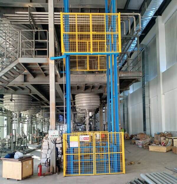 Custom Heavy-Duty Hydraulic Freight Elevator for Industrial Warehouses - Image 5