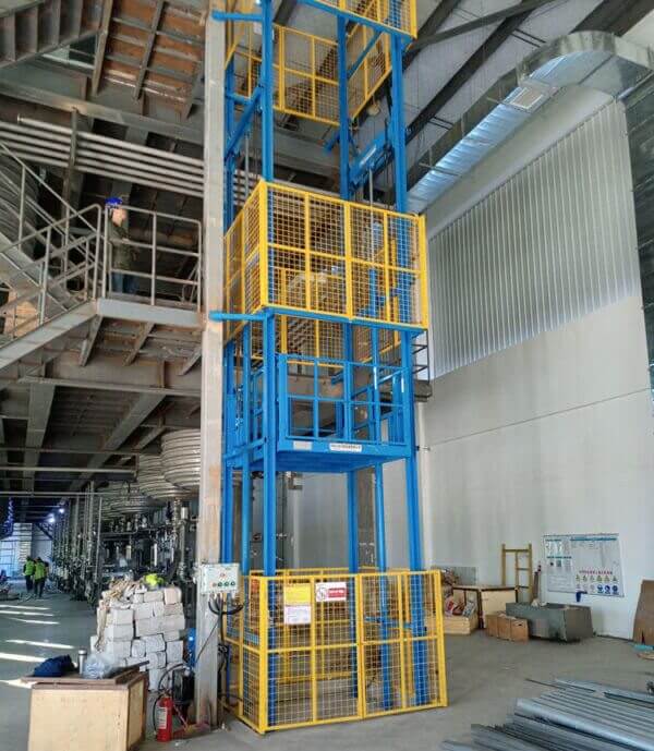 Custom Heavy-Duty Hydraulic Freight Elevator for Industrial Warehouses - Image 4