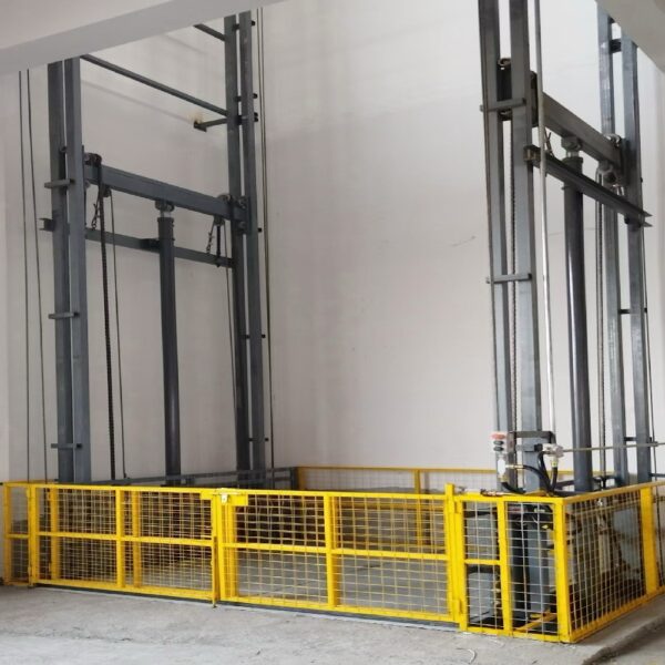 Custom Heavy-Duty Hydraulic Freight Elevator for Industrial Warehouses - صورة Custom Heavy-Duty Hydraulic Freight Elevator for Industrial Warehouses - صورة 13